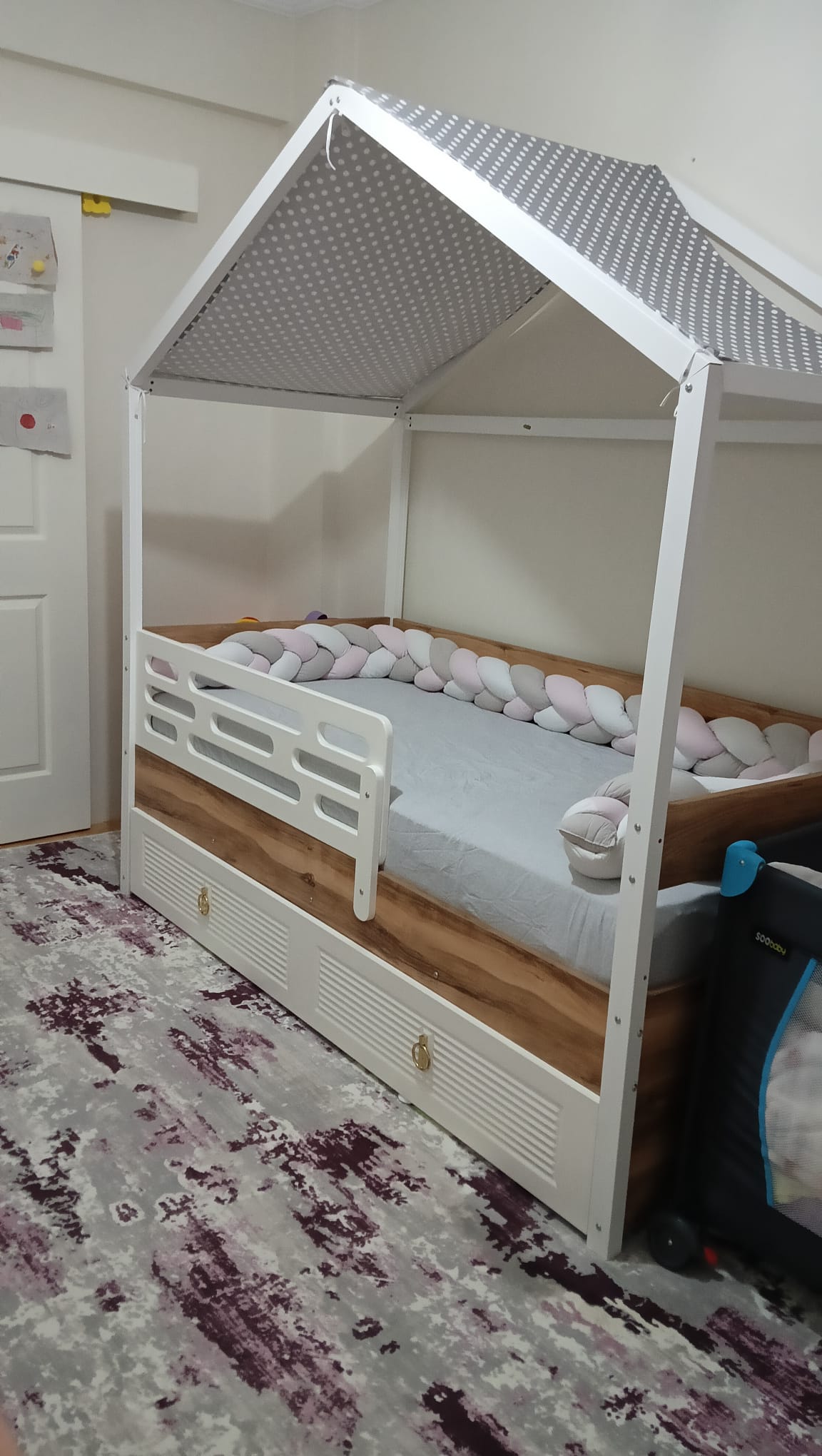 bebek yatak odası takımı karyola